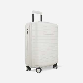 H5 Essential Matte All White
