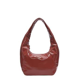 Farrah Hobo M